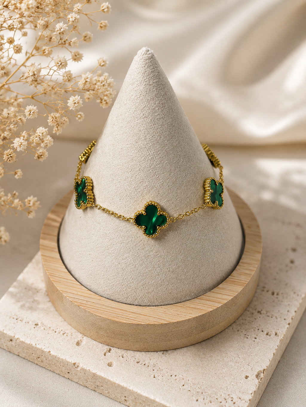 Green Clover Stainless Steel Ladies bracelet